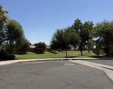 36509 W Padilla Street - Photo Thumbnail 7