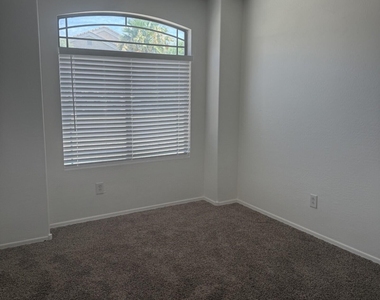 36509 W Padilla Street - Photo Thumbnail 8