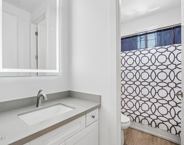 3200 N 39th Street - Photo Thumbnail 10