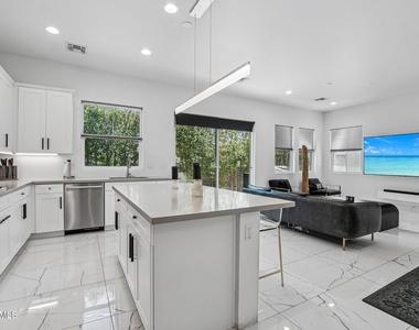 3200 N 39th Street - Photo Thumbnail 7