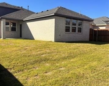 900 Portina Drive - Photo Thumbnail 27