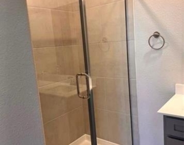 900 Portina Drive - Photo Thumbnail 13