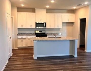 900 Portina Drive - Photo Thumbnail 4