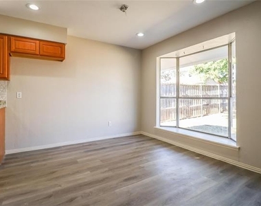 603 Glen Rock Place - Photo Thumbnail 3