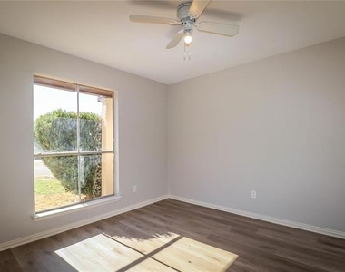 603 Glen Rock Place - Photo Thumbnail 12
