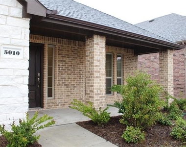 5010 Flanagan Drive - Photo Thumbnail 1