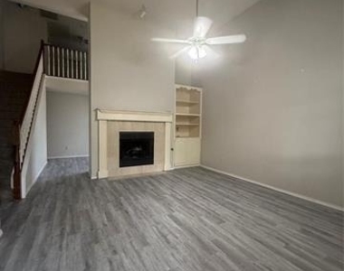 553 Raintree Circle - Photo Thumbnail 2