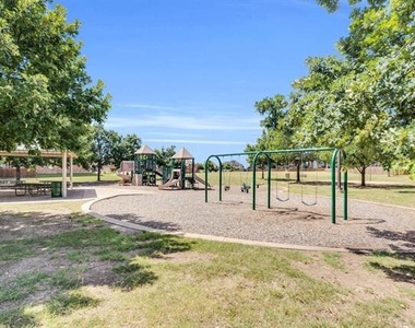 1001 Twisting Ridge Terrace - Photo Thumbnail 25
