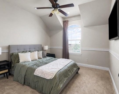 4919 Dominion Boulevard - Photo Thumbnail 17