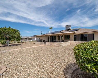 9605 W Briarwood Circle - Photo Thumbnail 23