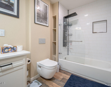 9605 W Briarwood Circle - Photo Thumbnail 18