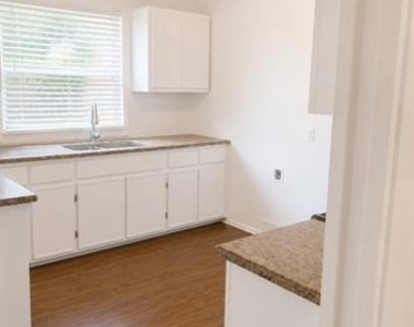 5629 Durham Avenue - Photo Thumbnail 7