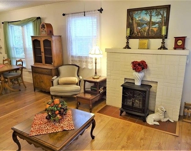 815 Haynes Street - Photo Thumbnail 5