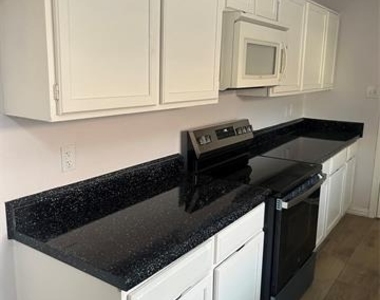 2621 Independence Drive - Photo Thumbnail 10