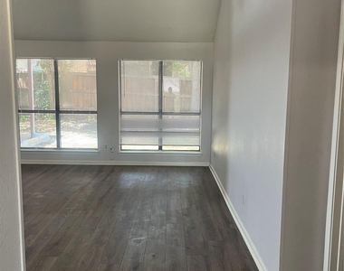 2621 Independence Drive - Photo Thumbnail 6