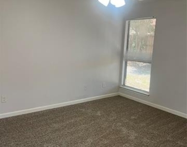 2621 Independence Drive - Photo Thumbnail 16