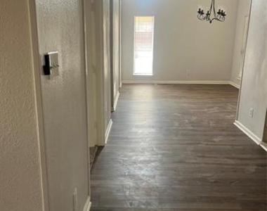 2621 Independence Drive - Photo Thumbnail 14