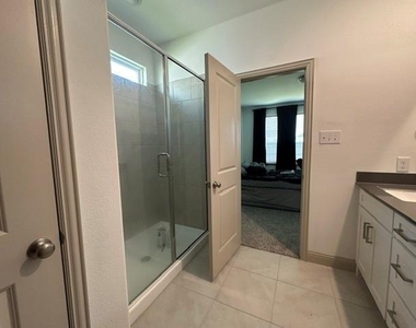 3125 Lucia - Photo Thumbnail 7