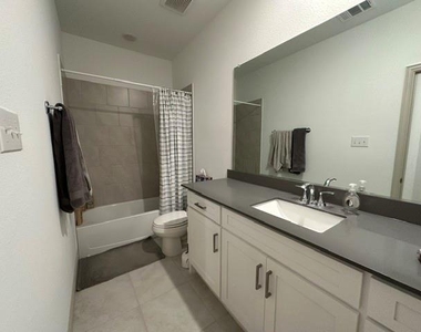 3125 Lucia - Photo Thumbnail 12