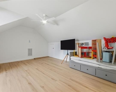 505 Inwood Street - Photo Thumbnail 11