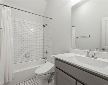 505 Inwood Street - Photo Thumbnail 6