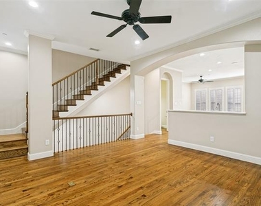 7212 Scotland Court - Photo Thumbnail 5