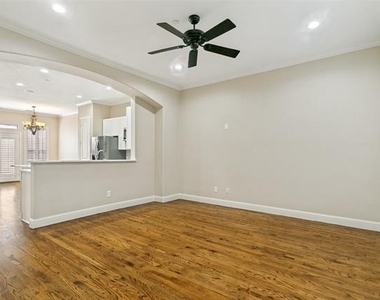 7212 Scotland Court - Photo Thumbnail 3