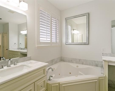 7212 Scotland Court - Photo Thumbnail 21