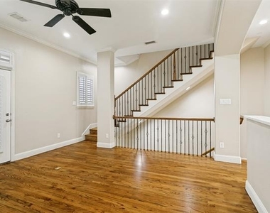 7212 Scotland Court - Photo Thumbnail 6