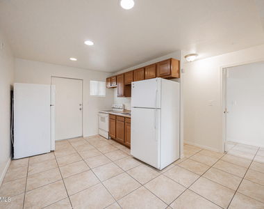 864 E Chandler Boulevard - Photo Thumbnail 5