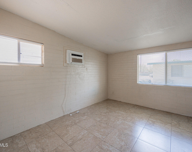 1017 S Mariana Street - Photo Thumbnail 4