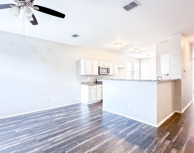 1515 Creek Springs Drive - Photo Thumbnail 14