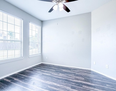 1515 Creek Springs Drive - Photo Thumbnail 3
