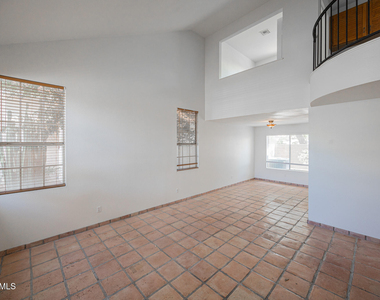 489 W Carmen Street - Photo Thumbnail 4