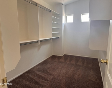 16116 W Magnolia Street - Photo Thumbnail 8