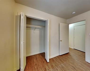 2955 Loving Avenue - Photo Thumbnail 12