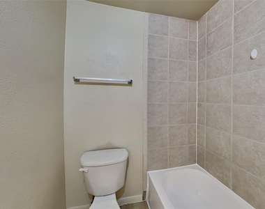 2955 Loving Avenue - Photo Thumbnail 3