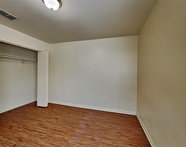 2955 Loving Avenue - Photo Thumbnail 14