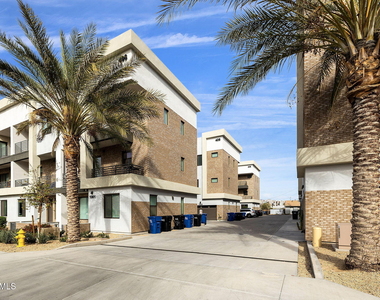 406 W 7th Street - Photo Thumbnail 15