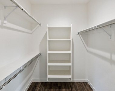 406 W 7th Street - Photo Thumbnail 11