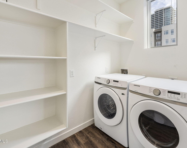 406 W 7th Street - Photo Thumbnail 7