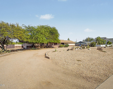 16223 N 40th Place - Photo Thumbnail 5