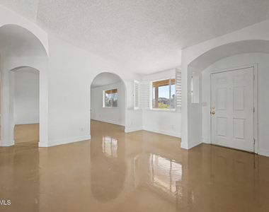 16223 N 40th Place - Photo Thumbnail 17