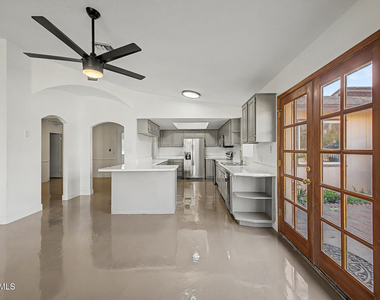 16223 N 40th Place - Photo Thumbnail 28