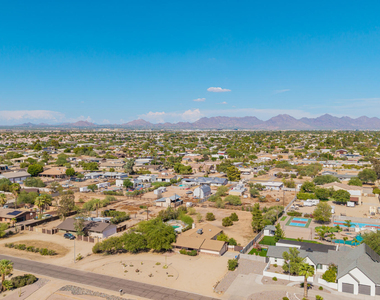 16223 N 40th Place - Photo Thumbnail 20