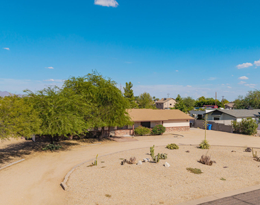16223 N 40th Place - Photo Thumbnail 4