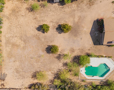 16223 N 40th Place - Photo Thumbnail 8