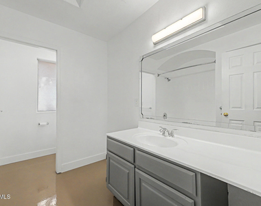 16223 N 40th Place - Photo Thumbnail 40