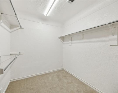 4147 Emerson Avenue - Photo Thumbnail 12