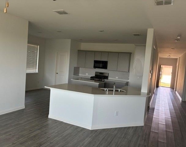 2527 Real Quiet Drive - Photo Thumbnail 2